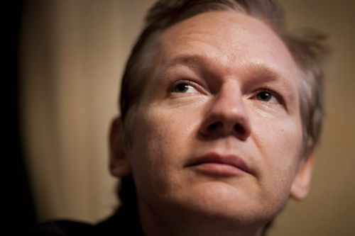 Εκνευρισμός και αγωνία πριν από τη δημοσιοποίηση διπλωματικών εγγράφων από το Wikileaks