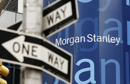 Παραμονή στο άρμα της τρόικας πέραν του 2013 προβλέπει η Morgan Stanley