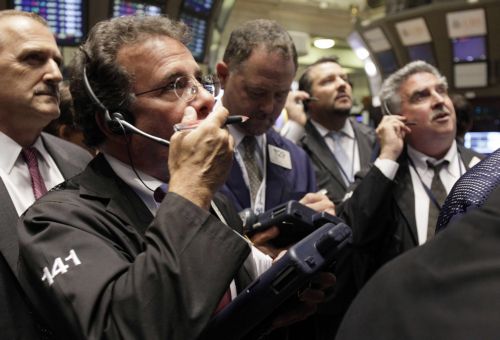 Μικρή άνοδος στις ευρωπαϊκές αγορές τη Δευτέρα, μεικτά πρόσημα στη Γουόλ Στριτ