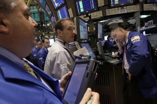 Στο πράσινο τα ευρωπαϊκά χρηματιστήρια τη Δευτέρα, μεικτά πρόσημα στη Γουόλ Στριτ