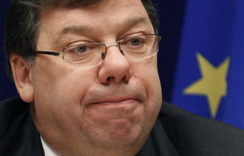 Φήμες ότι η Ιρλανδία συζητεί την ένταξη της στο μηχανισμό στήριξης παρά τις διαψεύσεις