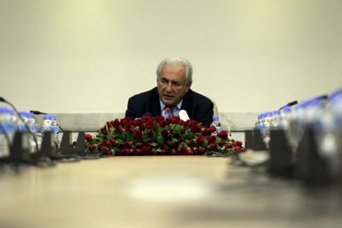 Αρνητικό το ΔΝΤ σε αναδιάρθρωση του χρέους