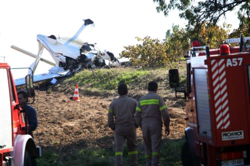 Πτώση μικρού αεροσκάφους στα Καλάβρυτα, σώοι οι δύο επιβαίνοντες