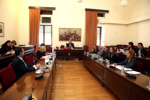 Με «άρωμα» παραπομπών το πόρισμα της Εξεταστικής για τα ομόλογα