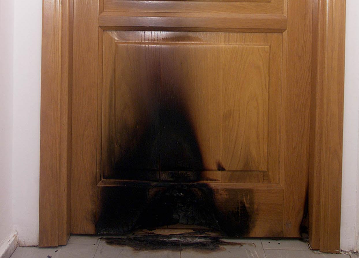 Έκρηξη αυτοσχέδιου μηχανισμού σε πολυκατοικία της οδού Αμερικής