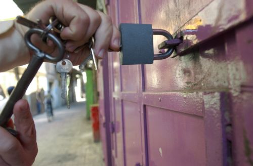 Ξεκινά τα «λουκέτα» σε όσες επιχειρήσεις φοροδιαφεύγουν το ΣΔΟΕ