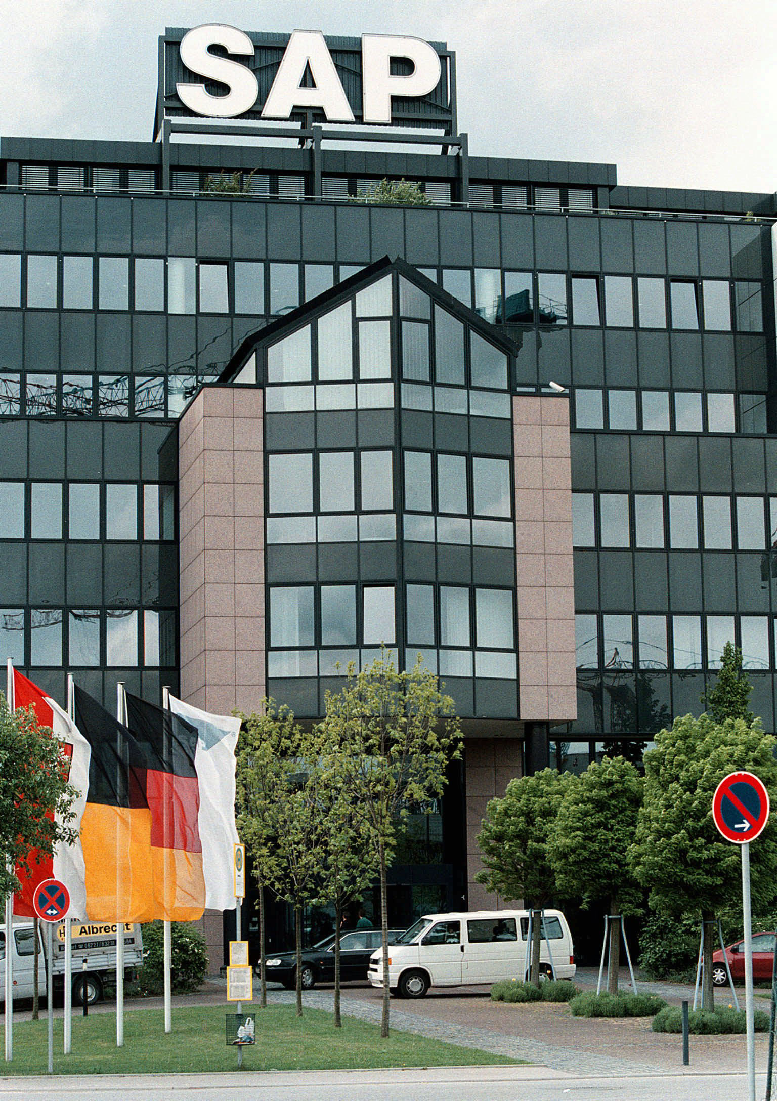 Για βιομηχανική κατασκοπία κατηγορεί η αμερικανική Oracle τη γερμανική SAP