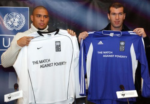 Ζιντάν και Ρονάλντο στο Καραϊσκάκη απέναντι στον Ολυμπιακό!