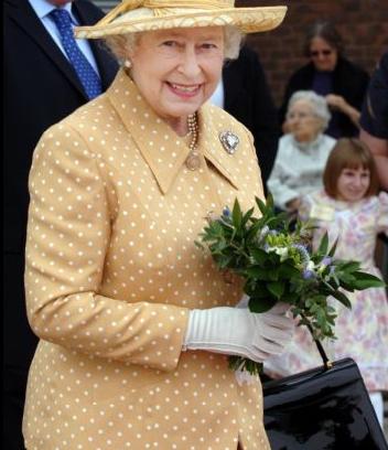 Στο Facebook αποφάσισε να «μπει» η βασίλισσα Ελισάβετ Β’