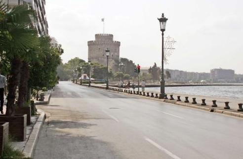 Κατάληψη του δημαρχείου Χορτιάτη από συμβασιούχους του δήμου