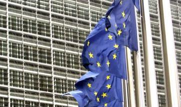 Πλήρη συμμόρφωση στο θέμα των δημόσιων συμβάσεων ζητά η ΕΕ από την Ελλάδα