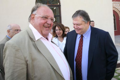 Αποστάσεις Βενιζέλου από την αναφορά Πάγκαλου περί «αντιπαραγωγικών» αξιωματικών