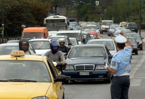 Εκτός λειτουργίας πολλά φανάρια στην Αττική, κυκλοφοριακό κομφούζιο στους δρόμους