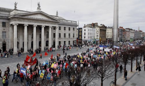 Ο μηχανισμός στήριξης δεν αφορά υφιστάμενα χρέη, τονίζει η Ευρωπαϊκή Ένωση