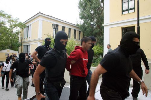 Στο Τριμελές Εφετείο Κακουργημάτων 13 κατηγορούμενοι για τους «Πυρήνες»