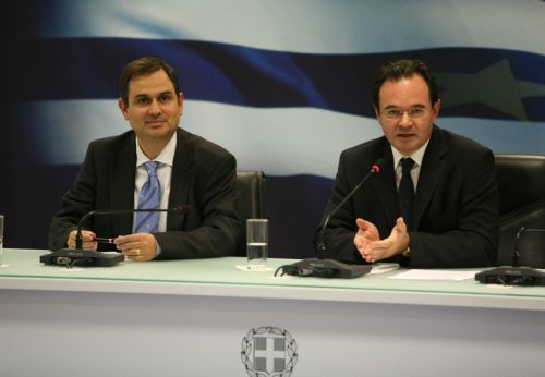 Φοροκίνητρα για να «ζεσταθούν» οι αγορές ακινήτων και Ι.Χ. προωθεί η κυβέρνηση