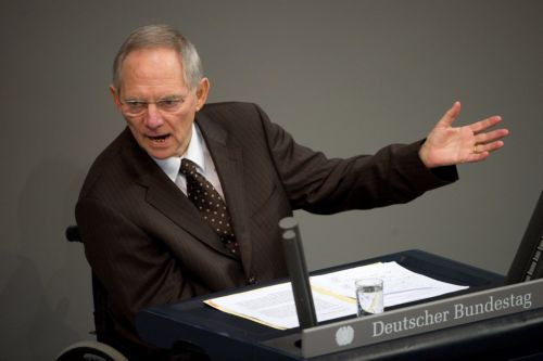 Μηχανισμό δύο φάσεων για τις κρίσεις στην Ευρωζώνη προτείνει ο Σόιμπλε