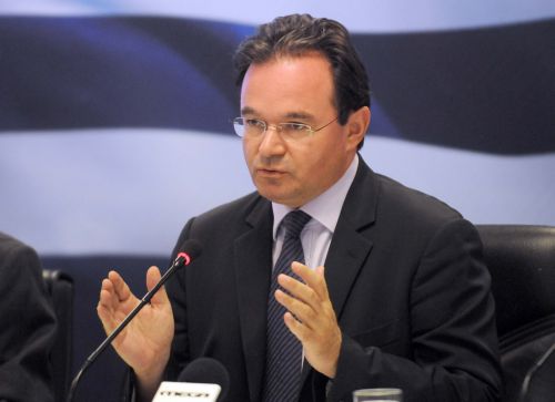 Σημαντική υστέρηση στα έσοδα στο δεκάμηνο, μείωση 30% του ελλείμματος