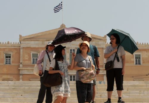 Η κρίση στον τουρισμό οδηγεί σε «λουκέτα» ξενοδοχεία της Αθήνας