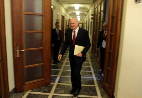 Εντατικούς ρυθμούς για να πετύχουν οι στόχοι του 2011 ζήτησε από τους υπουργούς ο κ. Παπανδρέου