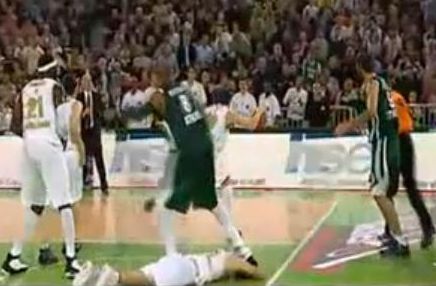 Ο Μπατίστ ζήτησε δημόσια συγγνώμη από τον Όζμπολτ