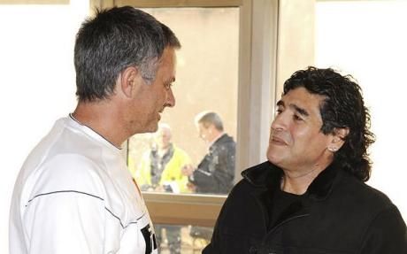 Η… σπέσιαλ αφιέρωση του Μουρίνιο στον «Νο1» Μαραντόνα