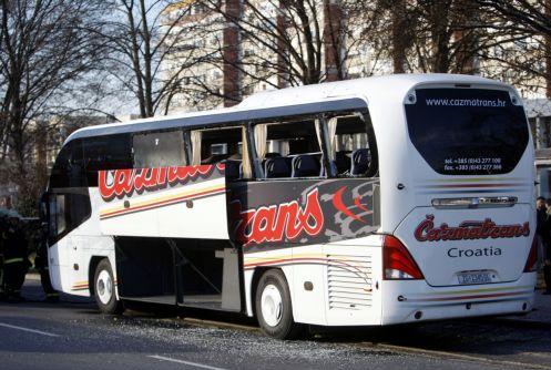 Σύλληψη δέκα οπαδών της Ντιναμό για την πυρπόληση του πούλμαν του ΠΑΟΚ