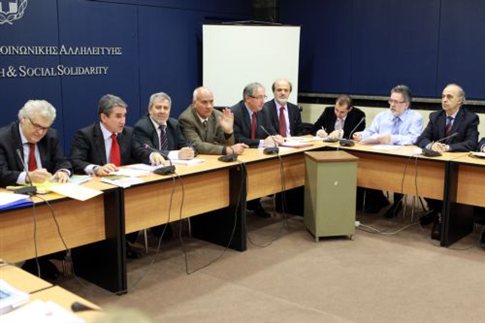 Άνοιγμα μόνο για νέους επαγγελματίες συμφώνησαν Λοβέρδος – φαρμακοποιοί