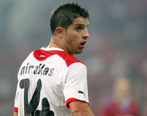 Ανοιξε ο δρόμος για τη «μόνιμη» εγκατάσταση του Μιραλάς στον Πειραιά