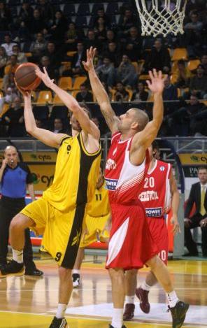 Αγχώθηκε αλλά νίκησε ο Αρης, 85-76 την Τσεντέβιτα