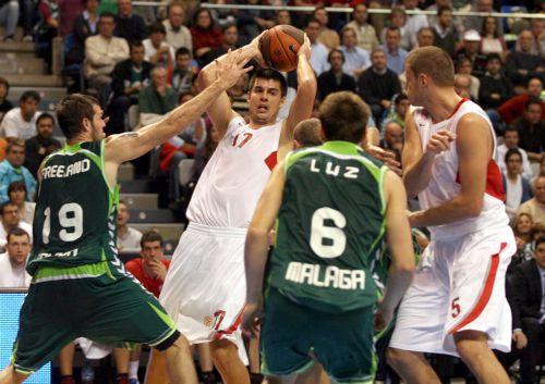 Στο τέλος θυμήθηκε ότι είναι… Ολυμπιακός και έχασε 76-74 στην Μάλαγα