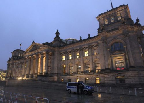 Πιο αρνητικοί απέναντι στο Ισλάμ οι Γερμανοί από τους γείτονές τους