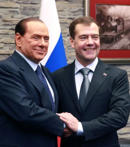 Τον «κυνισμό» των ΗΠΑ αποκαλύπτουν οι διαρροές, λέει ο Μεντβέντεφ