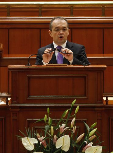 Ξεπέρασε και την τρίτη πρόταση μομφής ο Ρουμάνος πρωθυπουργός Εμίλ Μποκ