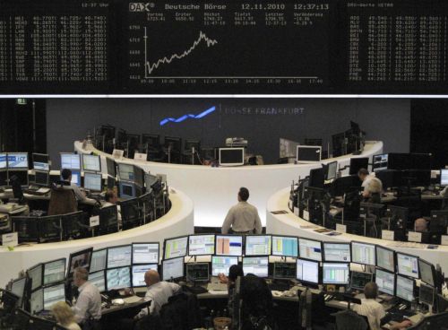 Μεικτά πρόσημα στην Ευρώπη και τη Γουόλ Στριτ την Πέμπτη