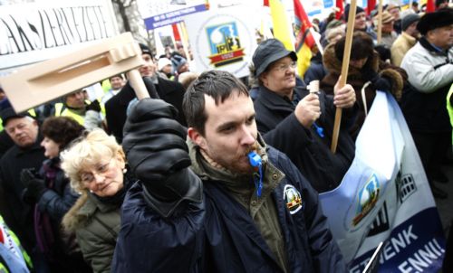 Κατά δύο βαθμίδες υποβάθμισε η Moody’s την πιστοληπτική αξιολόγηση της Ουγγαρίας