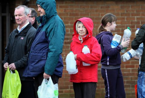 Χωρίς πόσιμο νερό 40.000 κάτοικοι στη Βόρειο Ιρλανδία εδώ και οκτώ ημέρες