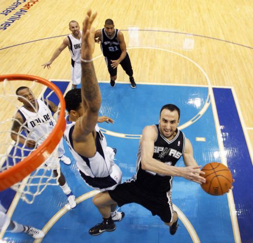 Οι Σπερς νίκησαν τους Μάβερικς στο Ντάλας