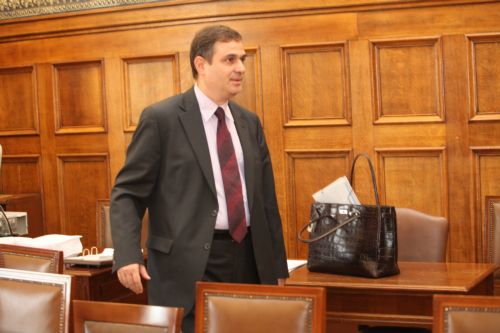 Για δημοσιονομικές συνθήκες που θυμίζουν πόλεμο, μιλά ο Φ.Σαχινίδης