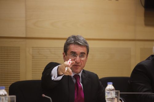 Τελεσίγραφο Λοβέρδου στους προμηθευτές για εξόφληση τοις μετρητοίς με κούρεμα χρέους 20%