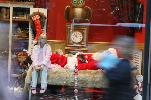 Δεν θα ανοίξουν -τελικά- τα εμπορικά καταστήματα την Κυριακή