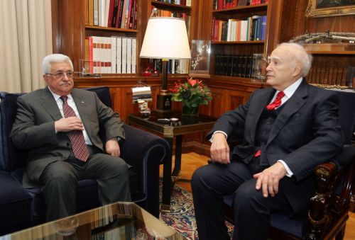 Οι φυσικές καταστροφές φέρνουν πιο κοντά τους λαούς, συμφώνησαν Αμπάς-Παπούλιας