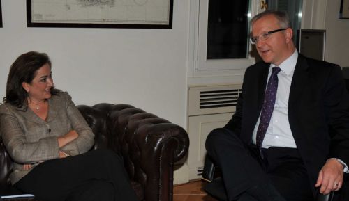 Ισοπεδωτική η λογική της κυβέρνησης στα εργασιακά, λέει η Ντ.Μπακογιάννη