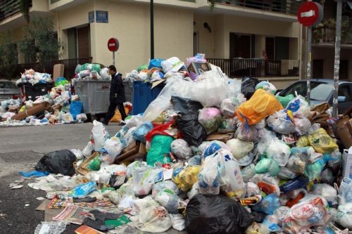 «Σε πλήρη κατάρρευση» ο μηχανισμός καθαριότητας στην Αθήνα, λέει ο Γ.Καμίνης