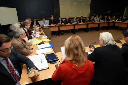 Απομακρύνεται το ενδεχόμενο κινητοποιήσεων στα φαρμακεία, μένουν «αγκάθια» στο άνοιγμα