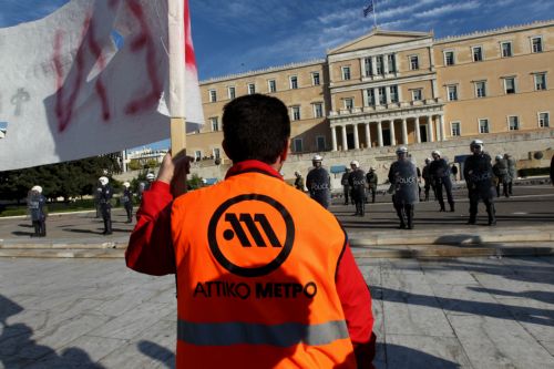 Στη Βουλή το πολυνομοσχέδιο για τα εργασιακά εν μέσω απεργιακού μπαράζ