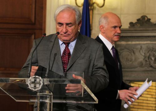 «Ναι» στην επιμήκυνση του χρόνου αποπληρωμής λέει ο Στρος-Καν, ζητώντας ανάπτυξη και συναίνεση