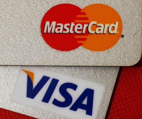 Οι «χακτιβιστές» εμμένουν, αντιμέτωπες με μηνύσεις η MasterCard και η Visa