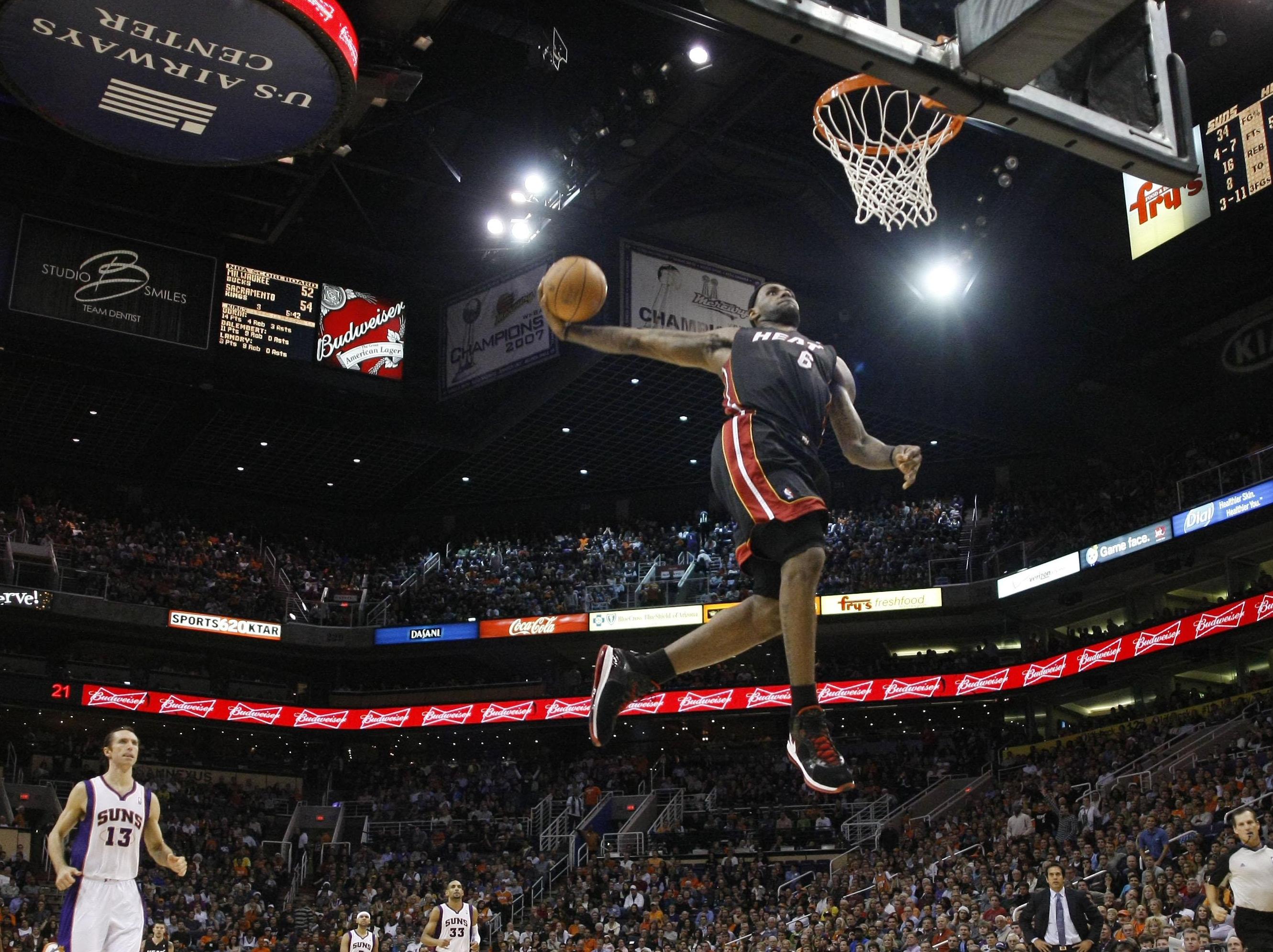 Ο ΛεΜπρον τράβηξε… 36άρι και το Μαϊάμι νίκησε το Φοίνιξ