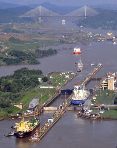 Έκλεισε προσωρινά η Διώρυγα του Παναμά εξαιτίας καταστροφικών βροχοπτώσεων